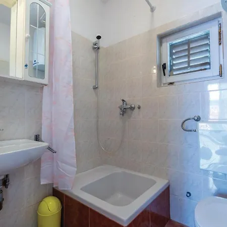 アパート Okrug Donji Osoje Donji Okrug (Ciovo)