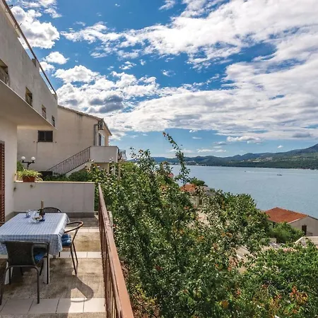 アパート Okrug Donji Osoje Donji Okrug (Ciovo)